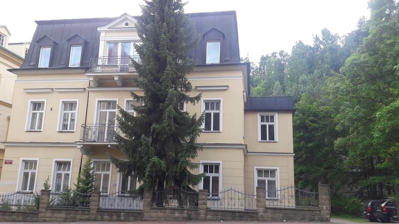 Apartman Lesni Pramen Mariánské Lázně Exteriör bild